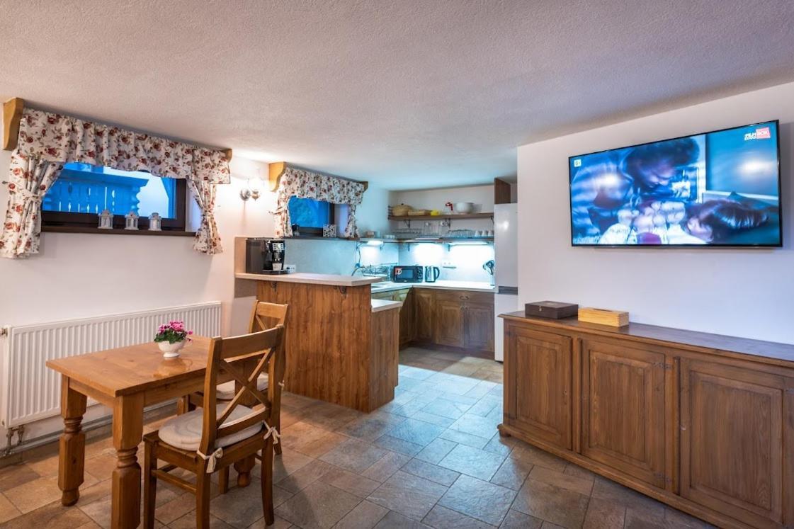 Apartmanovy Dom Vila Maros Pavčina Lehota Eksteriør bilde
